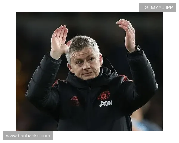 曼城边路进攻特点：传切配合流畅，边后卫前插频繁，进攻宽度利用充分