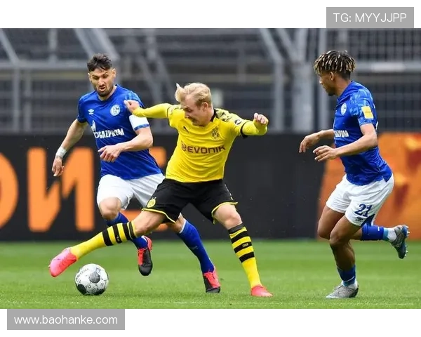 多特蒙德阵容年轻,关键经验不足问题逐步体现,对球队稳定性面临考验 多特蒙德阵容年轻,关键经验不足问题逐步体现,对球队稳定性面临考验