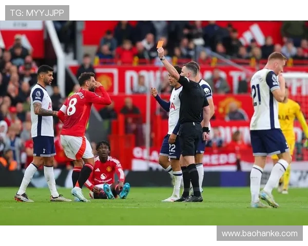 曼联复兴进程放缓，问题显现对赛季走势形成制约