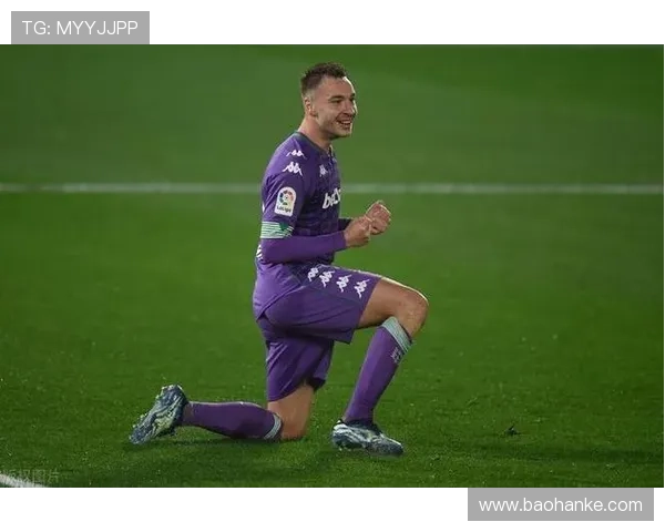 凯恩与本泽马对比：策应能力差距与战术角色解析